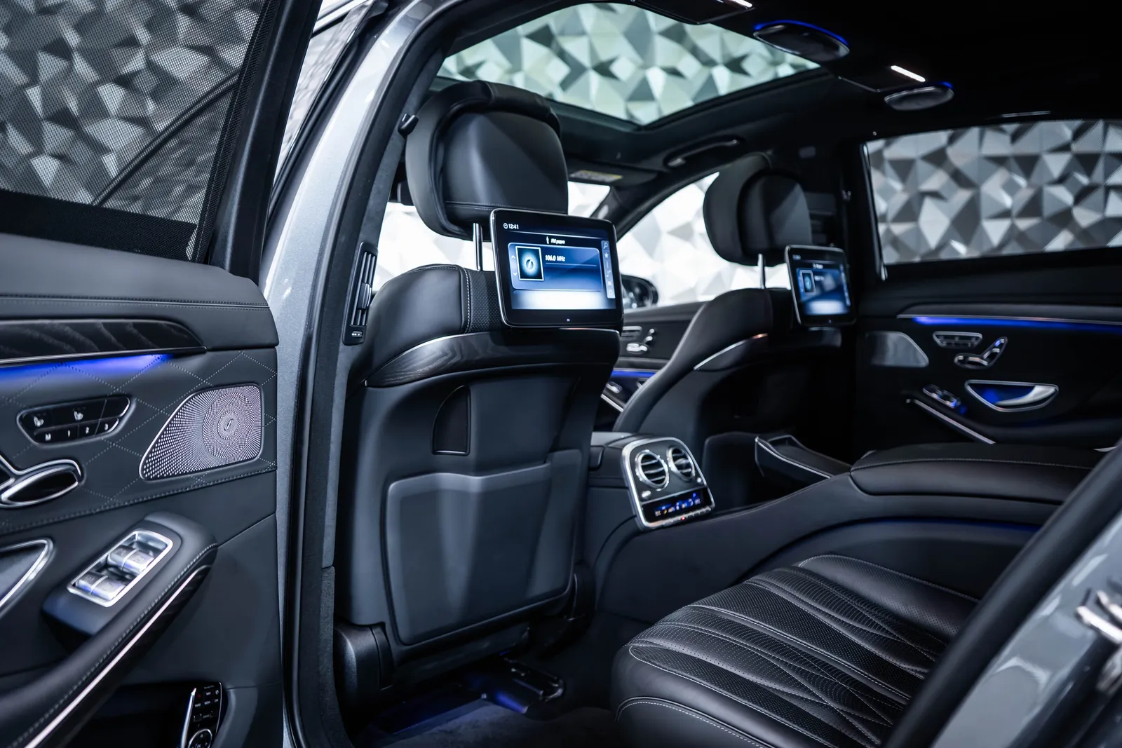 Mercedes-Benz S 63 AMG Carbon*Burmester*360*TV – снимка 13