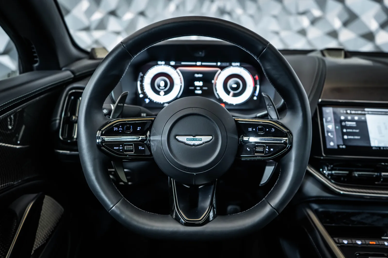 Aston Martin DBX 707*Carbon*Bowers & Wilkins – снимка 10