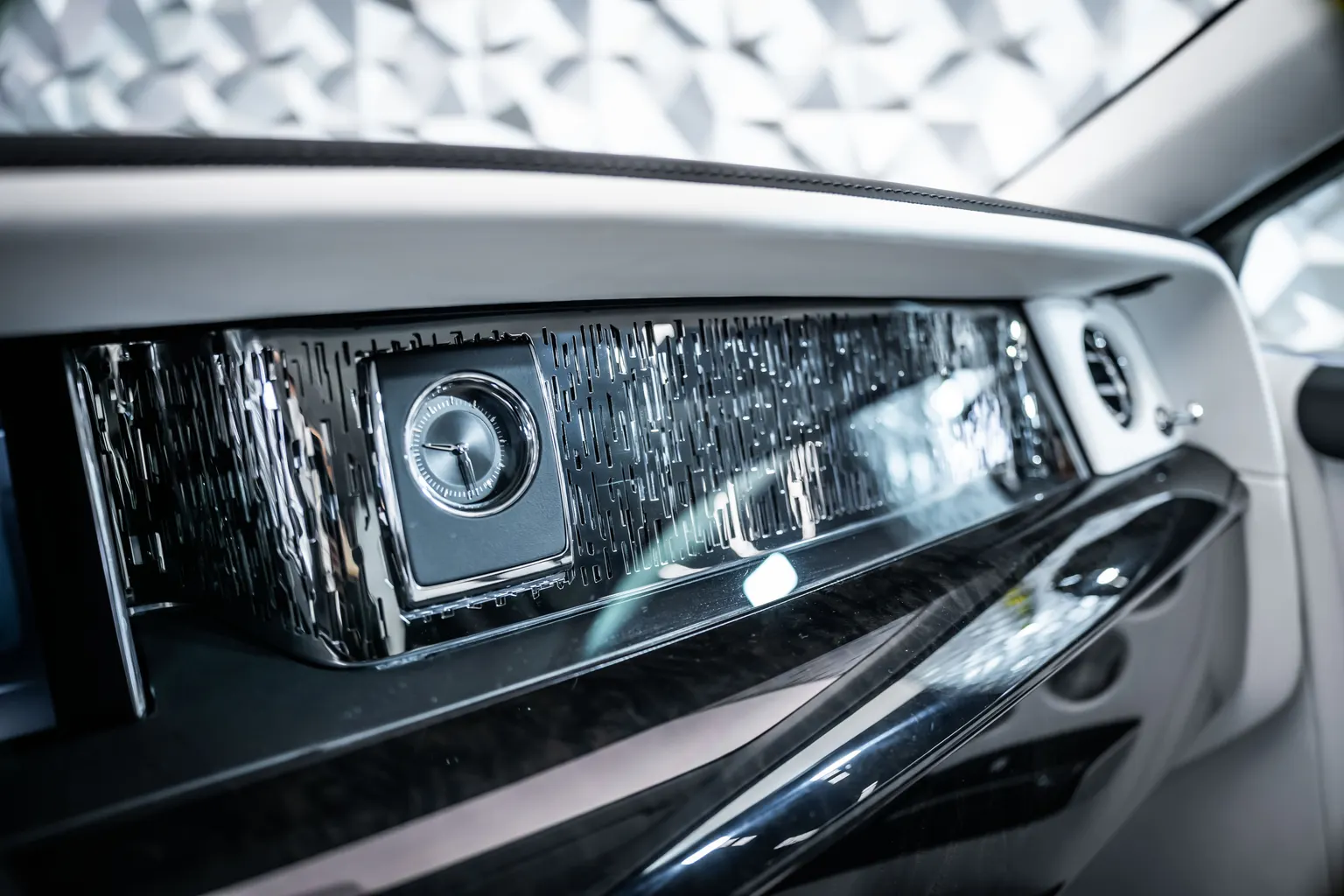 Rolls-Royce Phantom VIII*StarLights*Massage*360*TV*22 – снимка 19