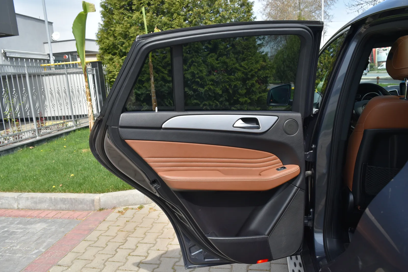 Mercedes-Benz GLE 350 d 4M Coupe AMG*Distronic*Pano*Navi*360*Air*KeyGo* – снимка 16