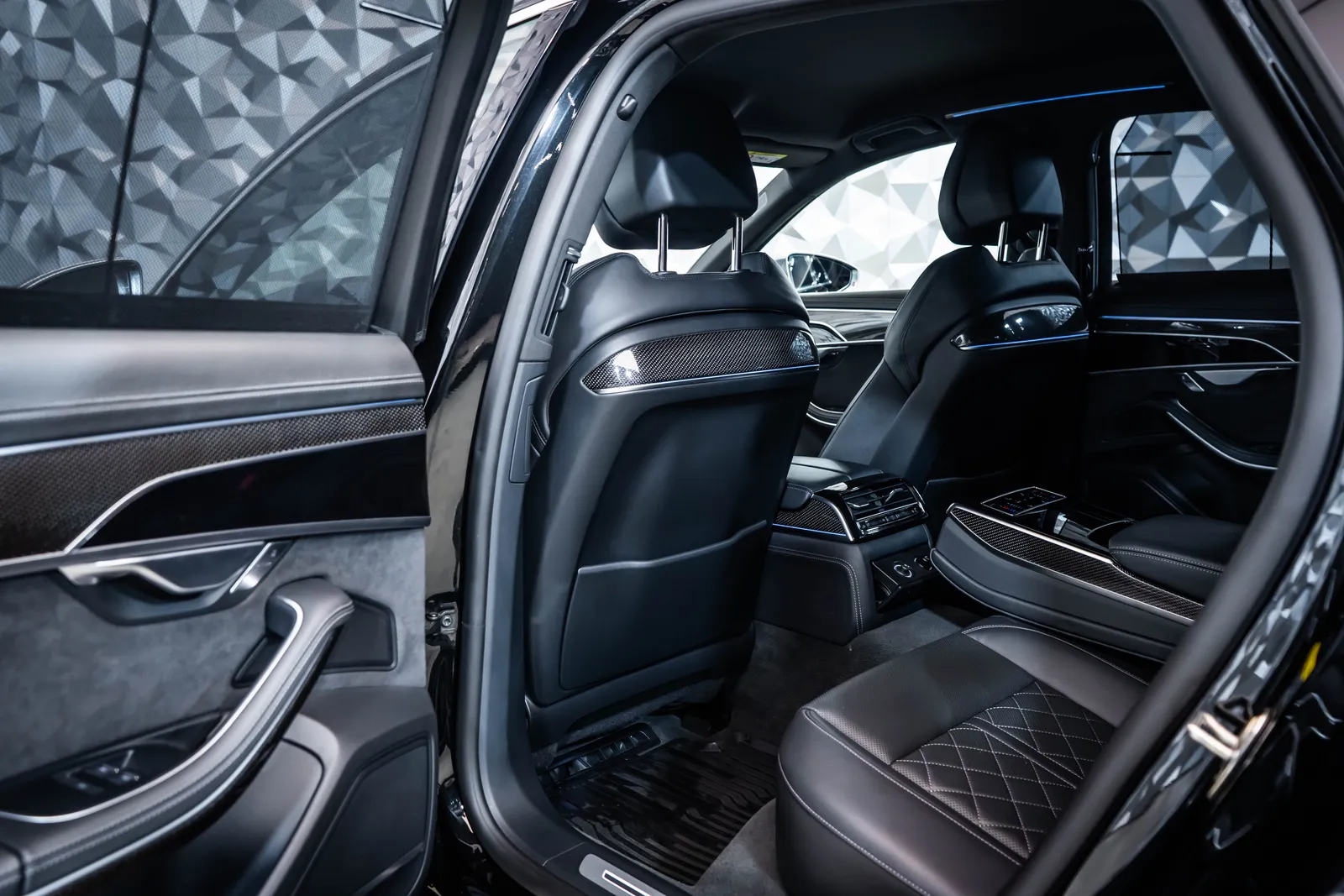 Audi S8 quattro*B&O*360*21*SoftCl* – снимка 14