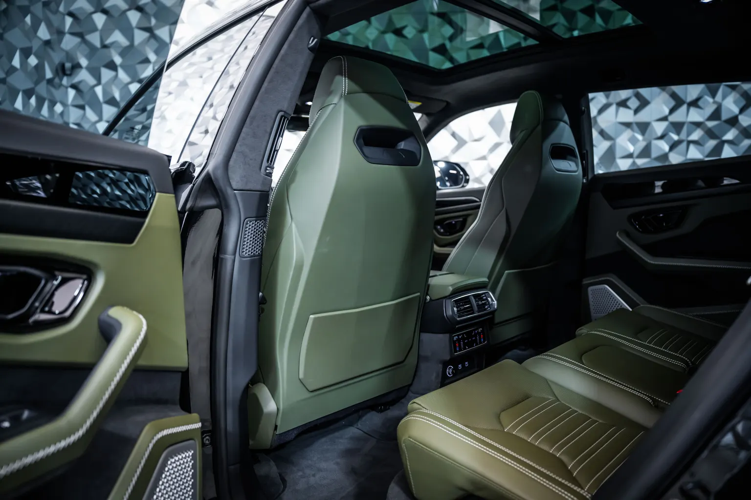 Lamborghini Urus SE B&O*Pano*360 – снимка 14