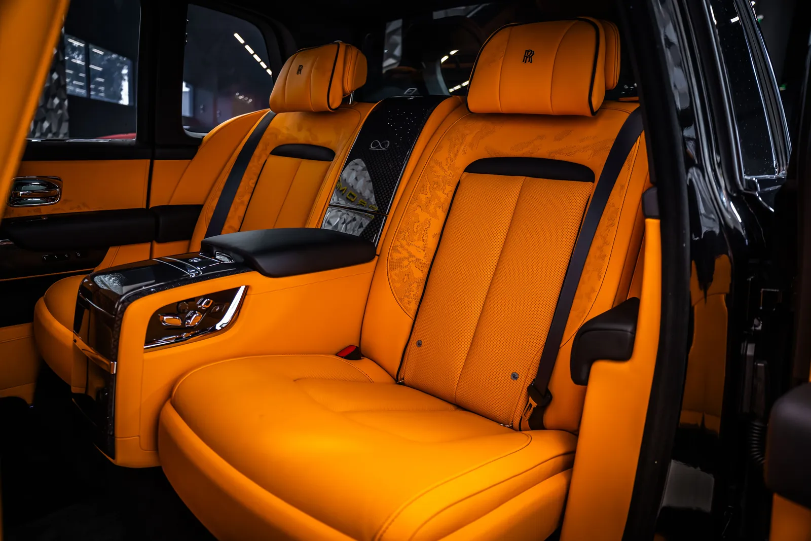 Rolls-Royce Cullinan Black Badge Series II – снимка 16