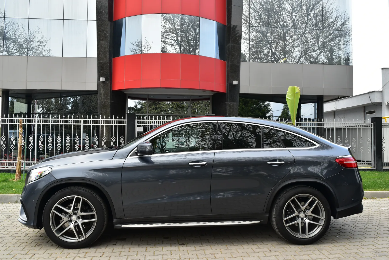 Mercedes-Benz GLE 350 d 4M Coupe AMG*Distronic*Pano*Navi*360*Air*KeyGo* – снимка 3