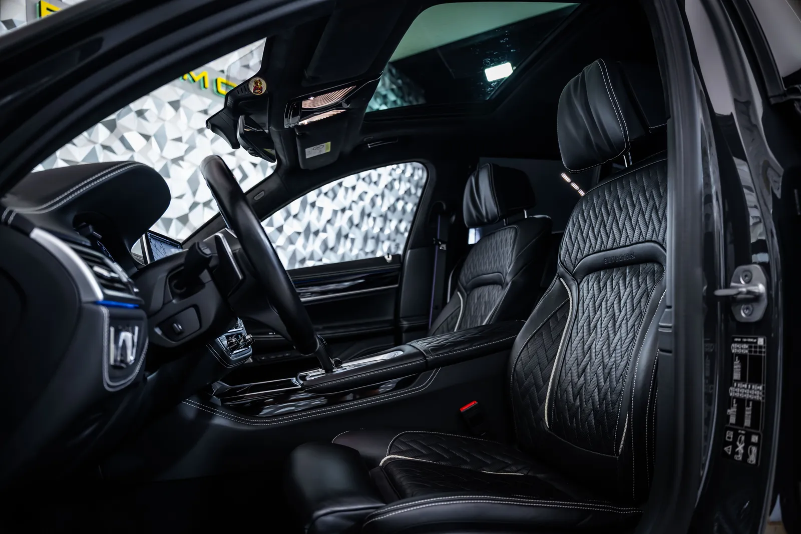 BMW 750 i xDrive *Individual*Msport*B&W*360 – снимка 12