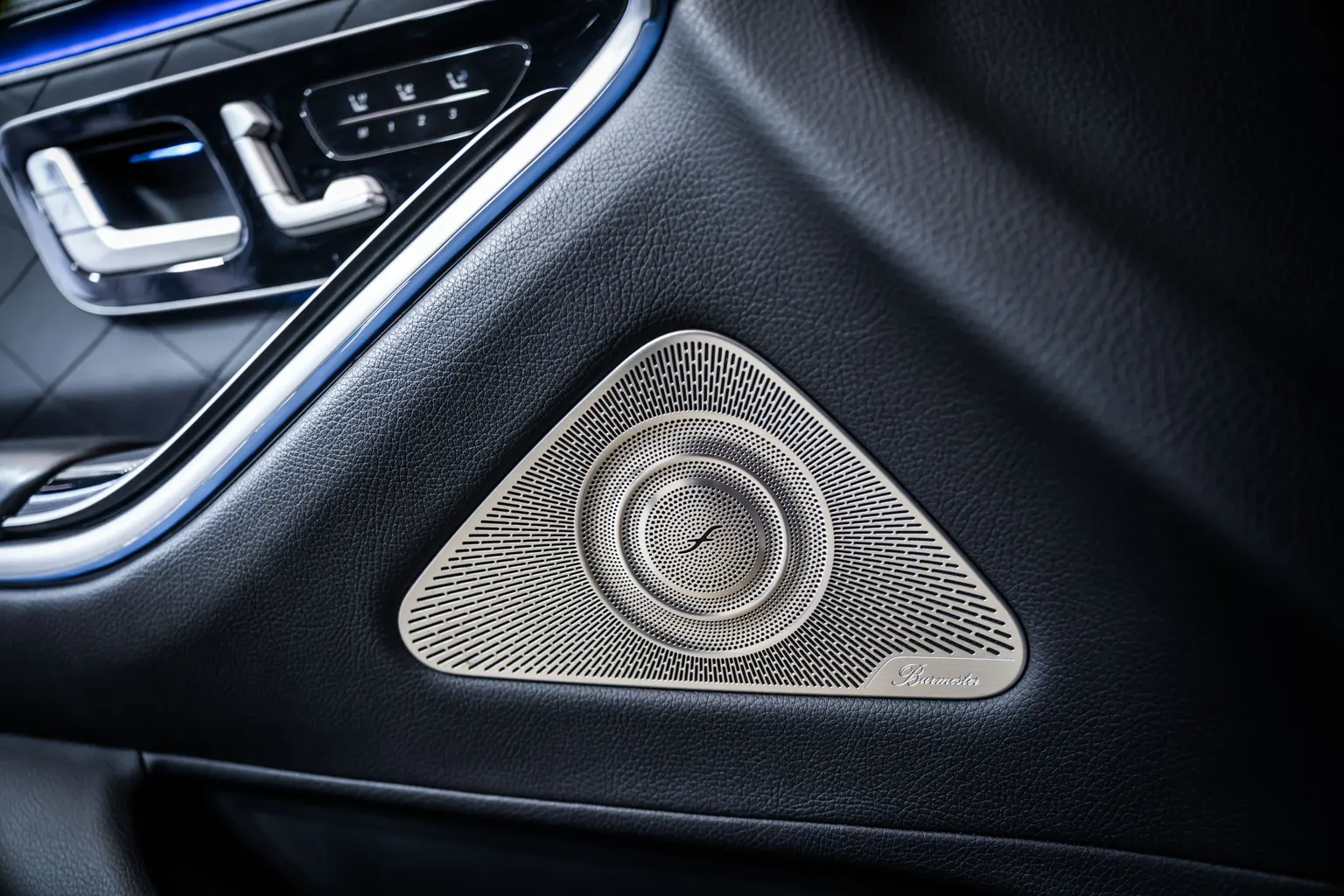 Mercedes-Benz S 400 d L 4M AMG+Pano+DIGITAL-L+Burmester3D+21 – снимка 13