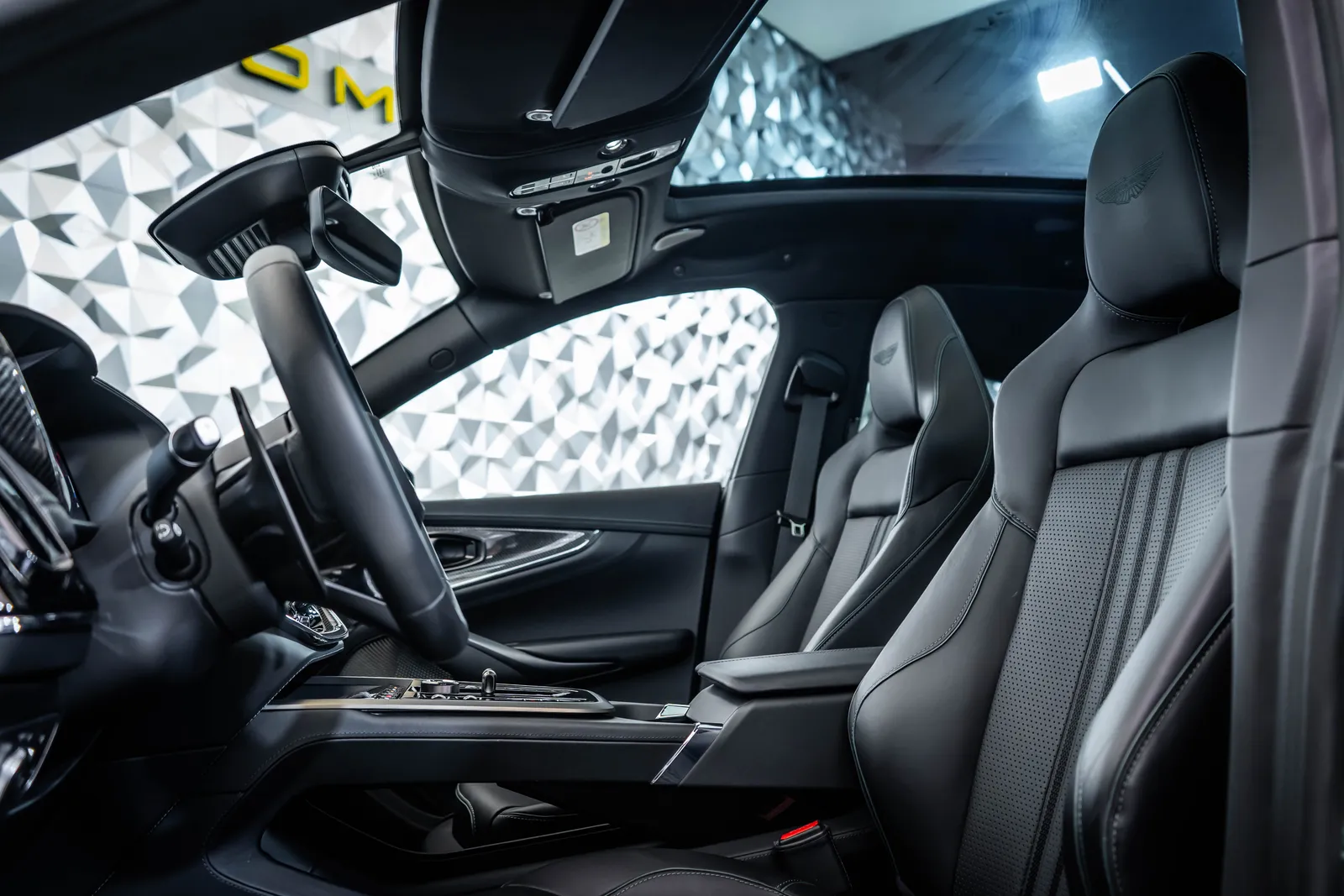 Aston Martin DBX 707*Carbon*Bowers & Wilkins – снимка 12