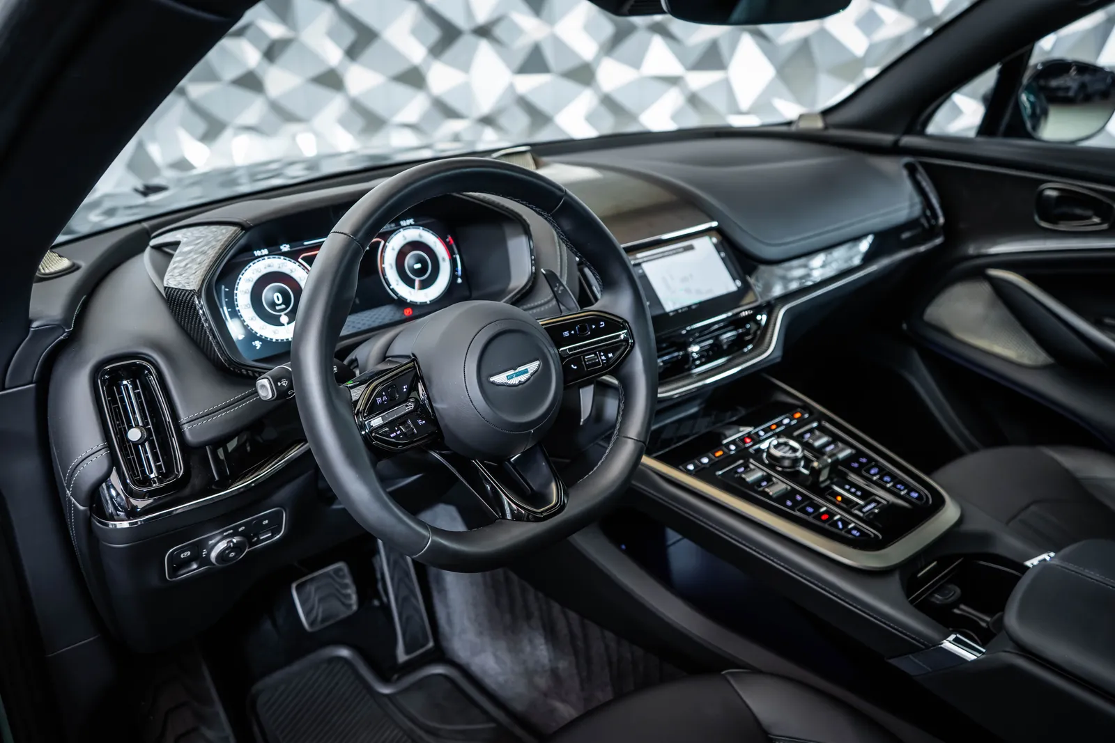 Aston Martin DBX 707*Carbon*Bowers & Wilkins – снимка 8