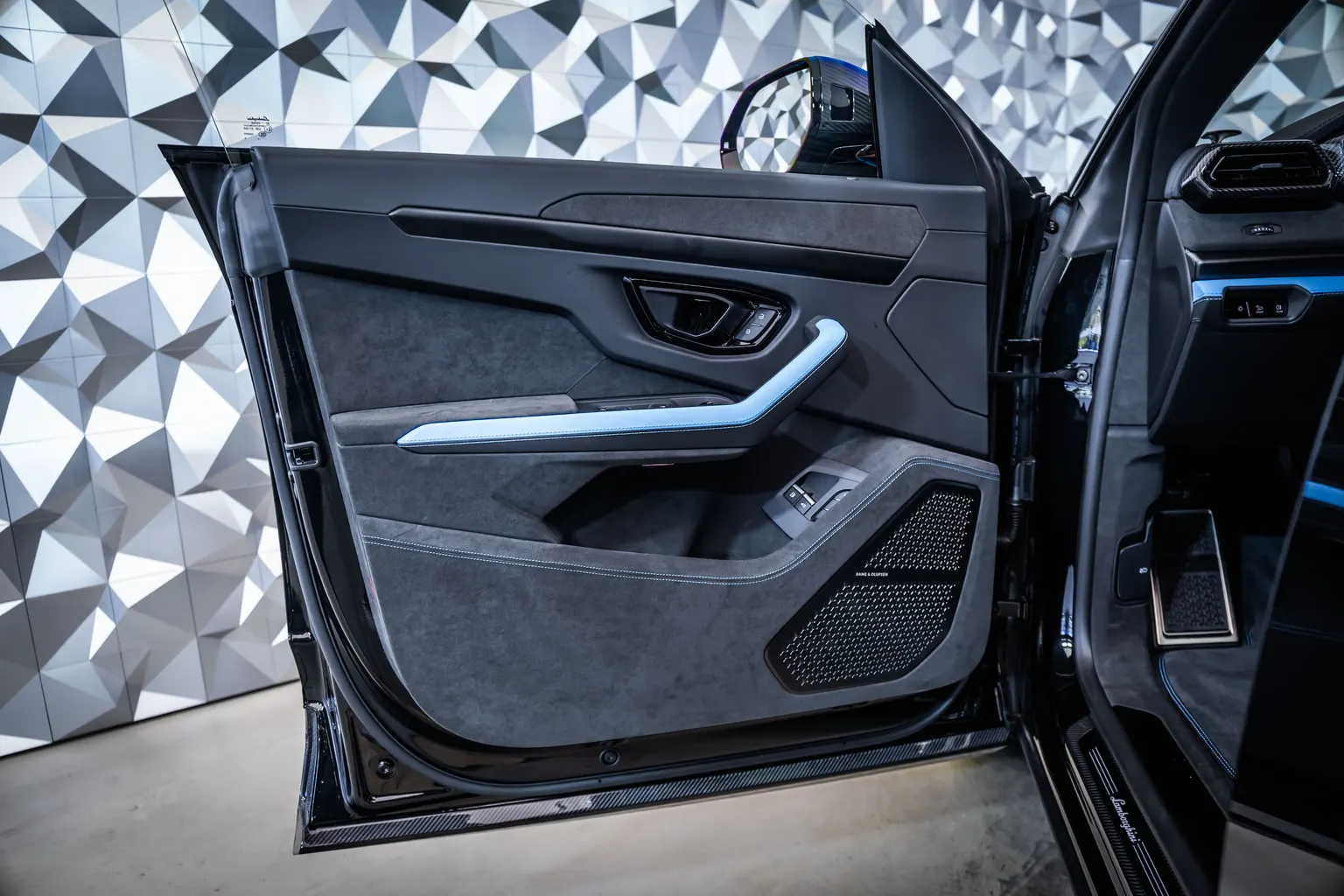 Lamborghini Urus SE*Carbon*B&O – снимка 7