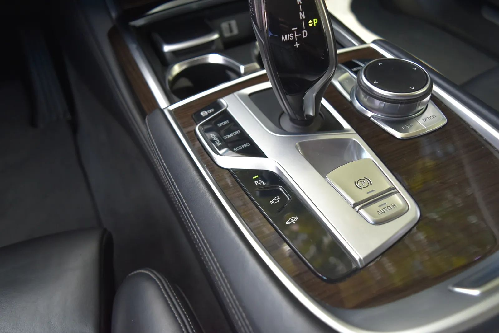 BMW 740 d xDrive*SoftCl*360*DisplayKey* – снимка 19