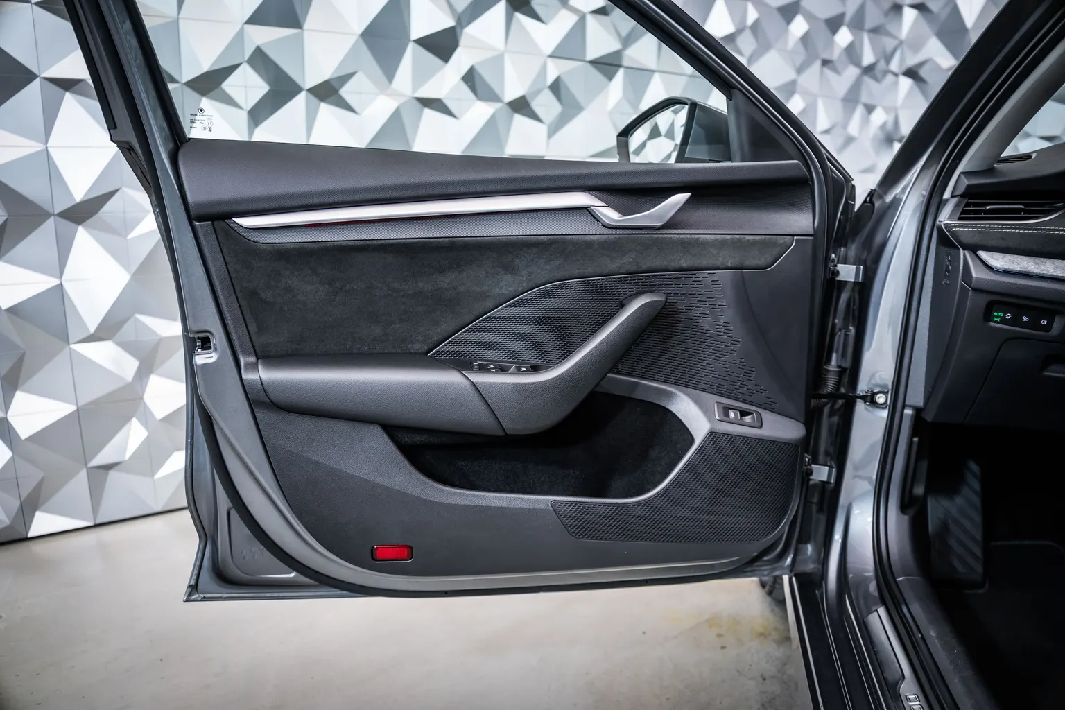 Skoda Octavia 2,0 TDI DSG 2.0 Litre, Diesel, Automatic – снимка 7