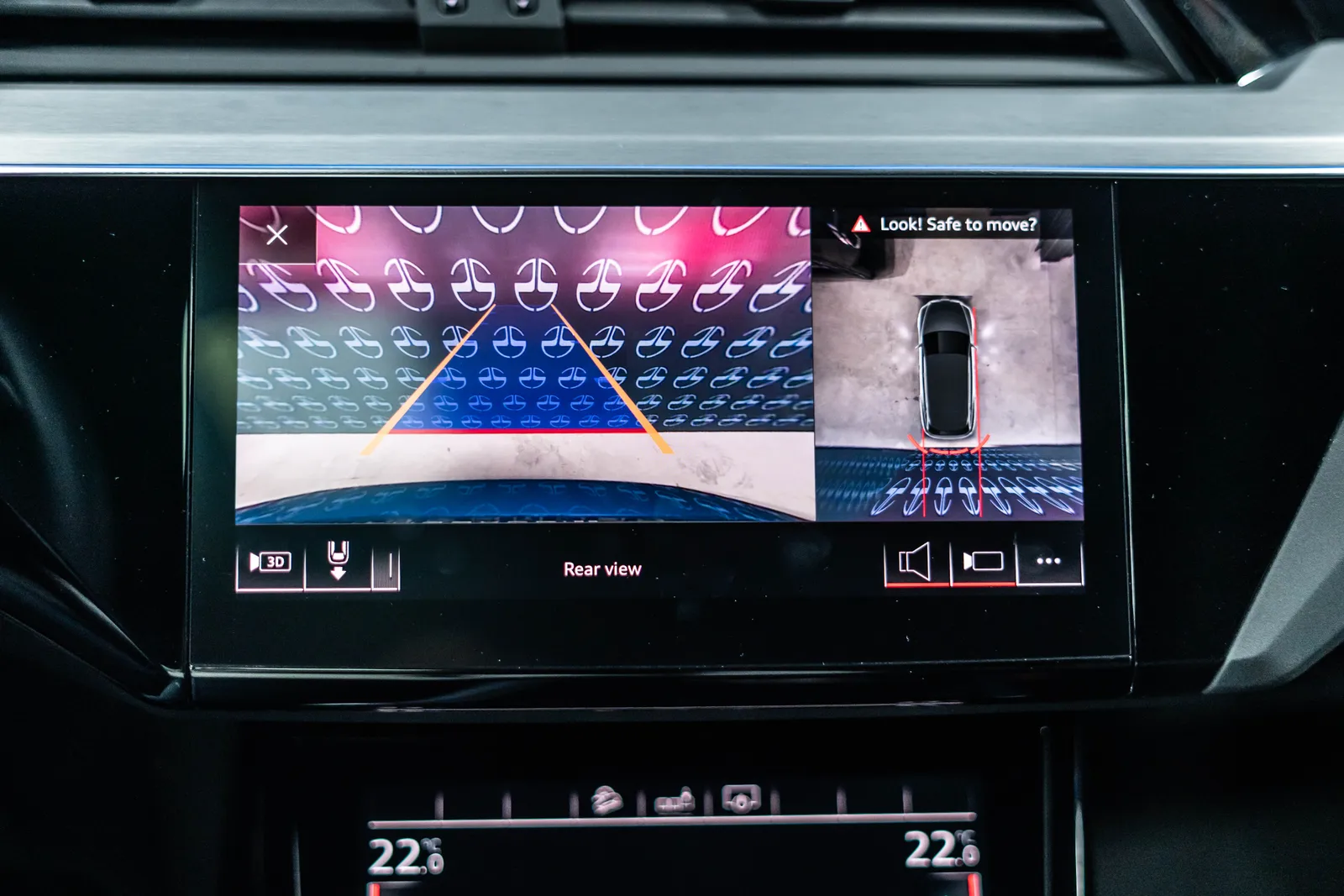 Audi E-tron 55 quattro Pano LED SHZ ACC Klimaut. – снимка 17