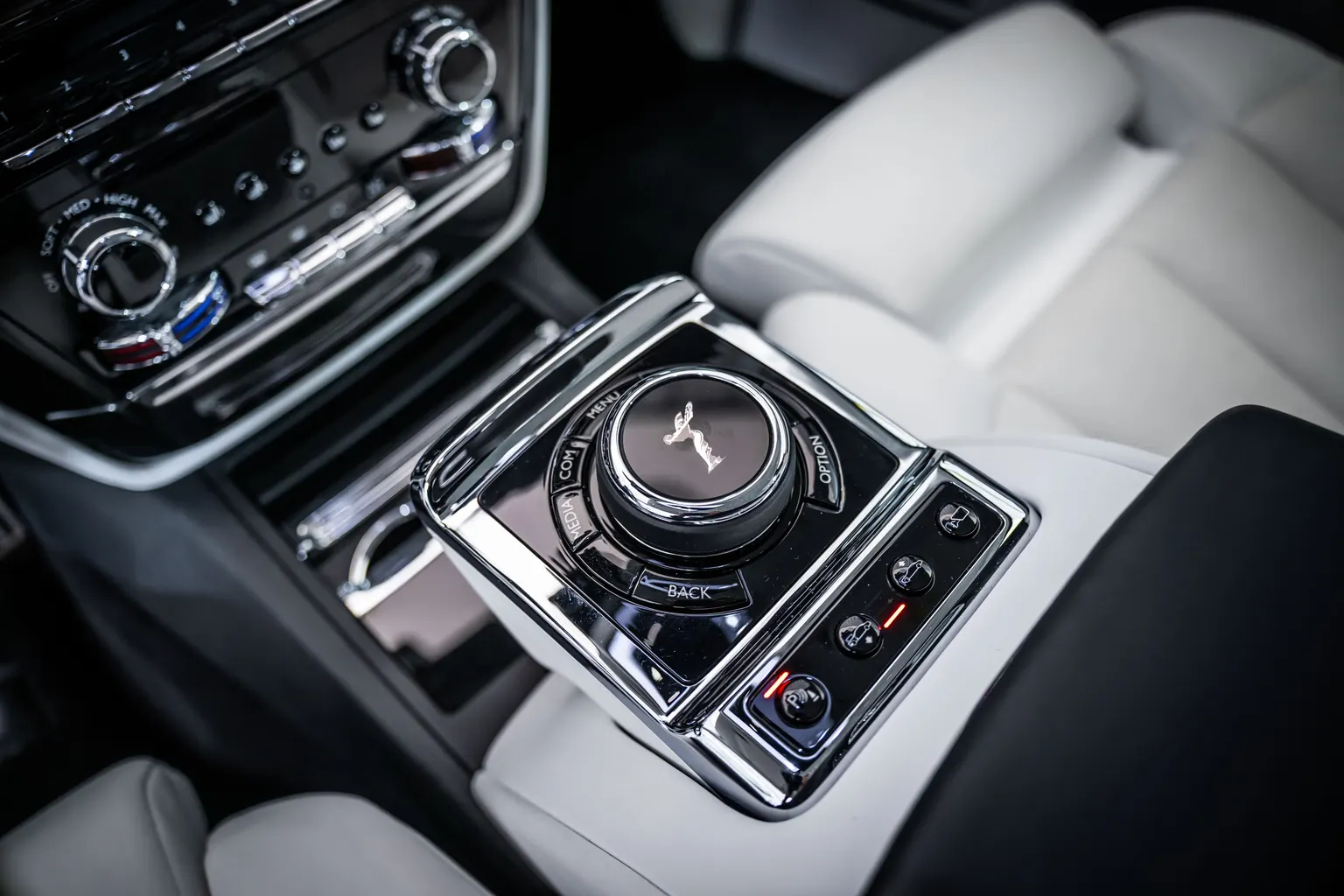 Rolls-Royce Phantom VIII*StarLights*Massage*360*TV*22 – снимка 9