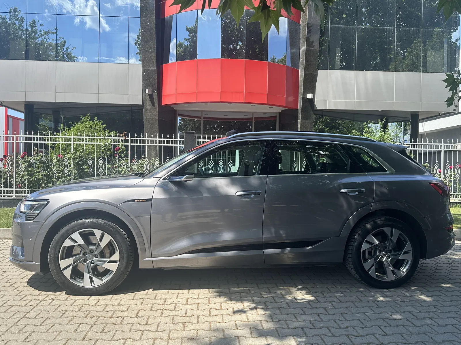 Audi E-tron 50 – снимка 3