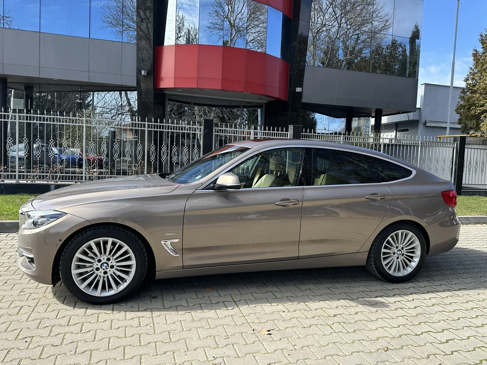 BMW 3gt 320d xDrive LED Luxury Line – снимка 3